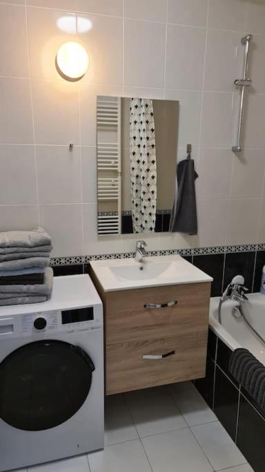 Appartement Appt 80m², 13 P, Disneyland, Fibre, 2 Parkings Chessy (Seine-et-Marne)